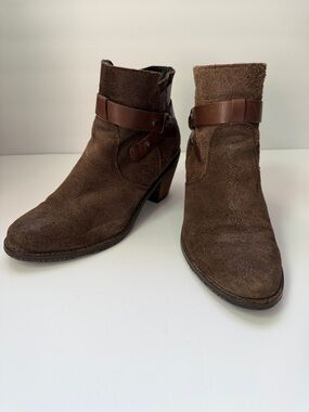 OTBT Brown Distressed Suede Harness Ankle Boots Stacked Heel Size 7.5